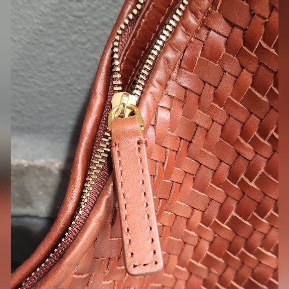 Madewell Essential Curve Shoulder Bag, Dusty Redwood. Brand New, Never Used. - Picture 10 of 10